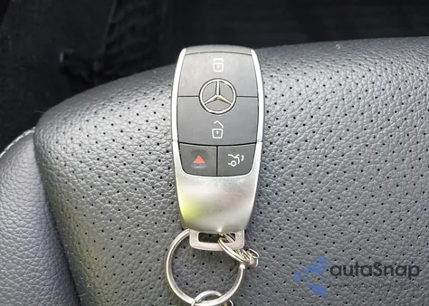 2019 Mercedes-Benz C 300 4Matic из США, поврежденный, VIN 55SWF8EB1KU312915